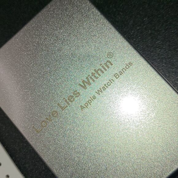 Apple Watch bans Silver/Ivory White (more like cream). - Picture 3 of 5